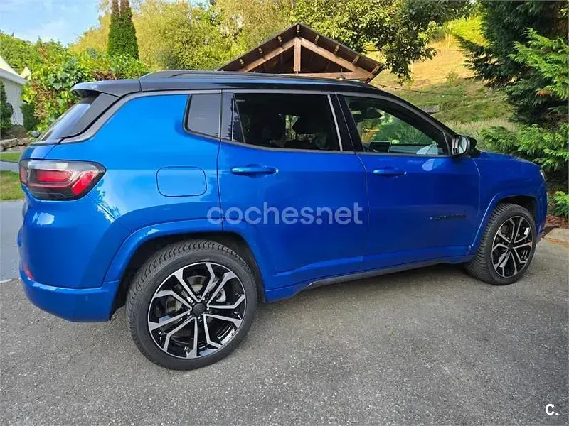 Usado Jeep Compass Trailhawk 240 CV (176 kW) 2021 Azul SUV