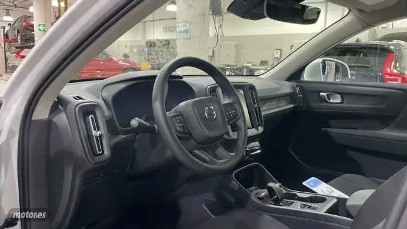 Nuevo Volvo XC40 163 CV (119 kW) 2026 Blanco SUV