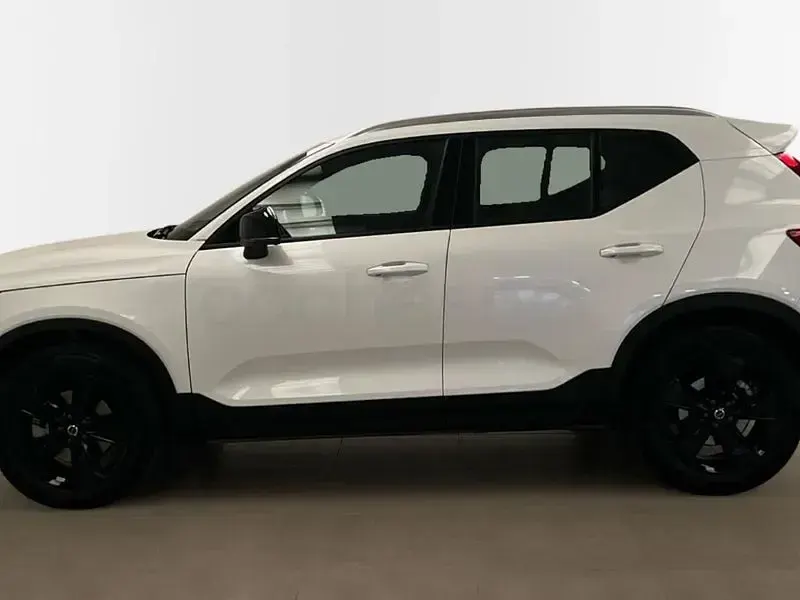 Usado Volvo XC40 Core 163 CV (119 kW) 2025 Blanco SUV