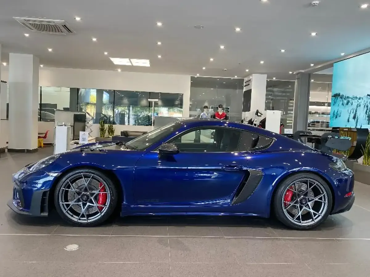 Usado Porsche 718 500 CV (367 kW) 2025 Azul Utilitario