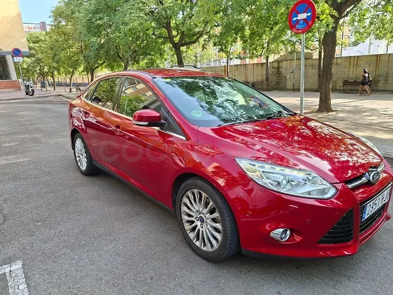 Usado Ford Focus Titanium 150 CV (110 kW) 2012 Granate Berlina