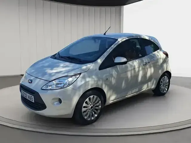 Usado Ford Ka Titanium 69 CV (50 kW) 2013 Blanco Utilitario