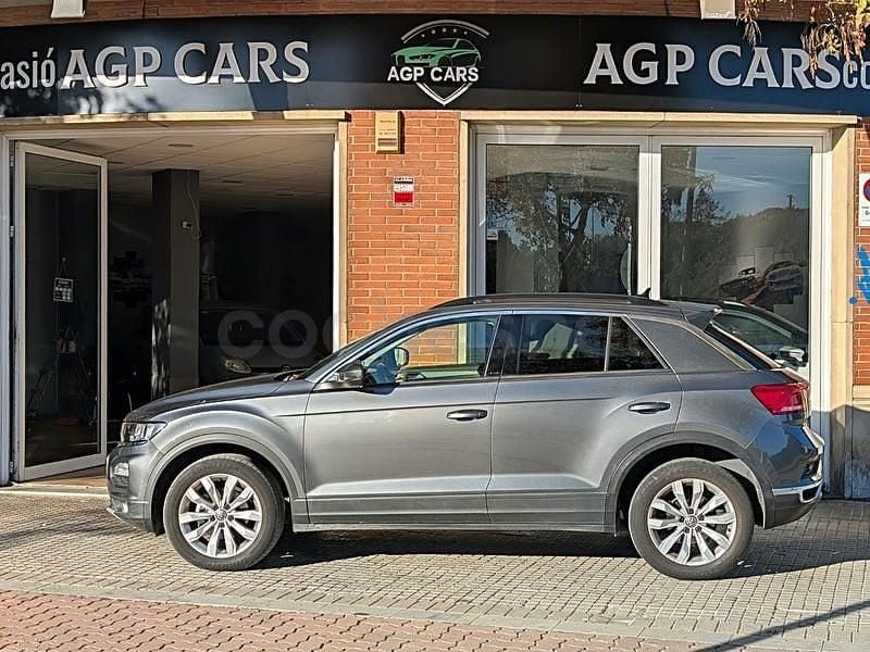 Usado VW T-Roc Advance 115 CV (84 kW) 2020 Gris / plata SUV