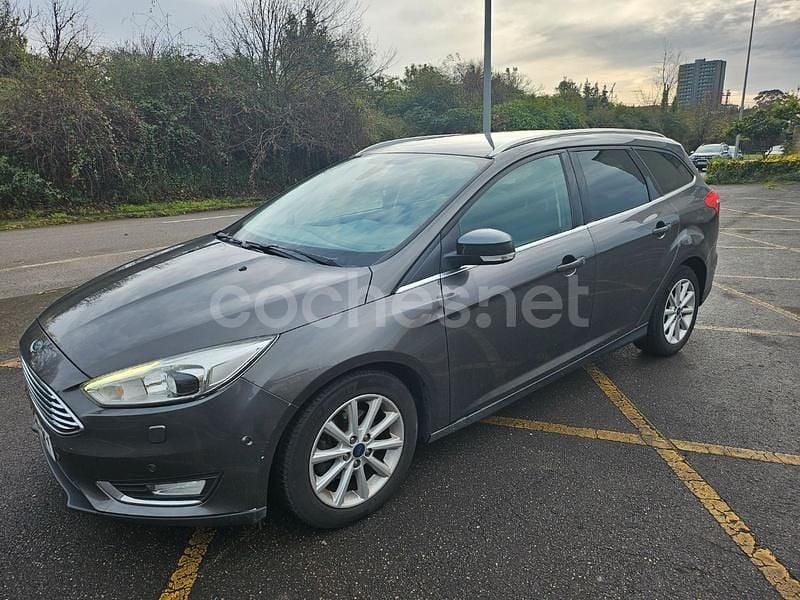 Gris / plata Usado 2016 Ford Focus Familiar | 4990 € (Super precio) - Imagen 1/4