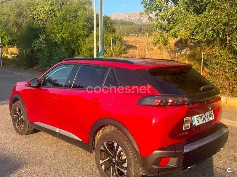 Usado Peugeot 2008 Allure 130 CV (95 kW) 2021 Rojo SUV