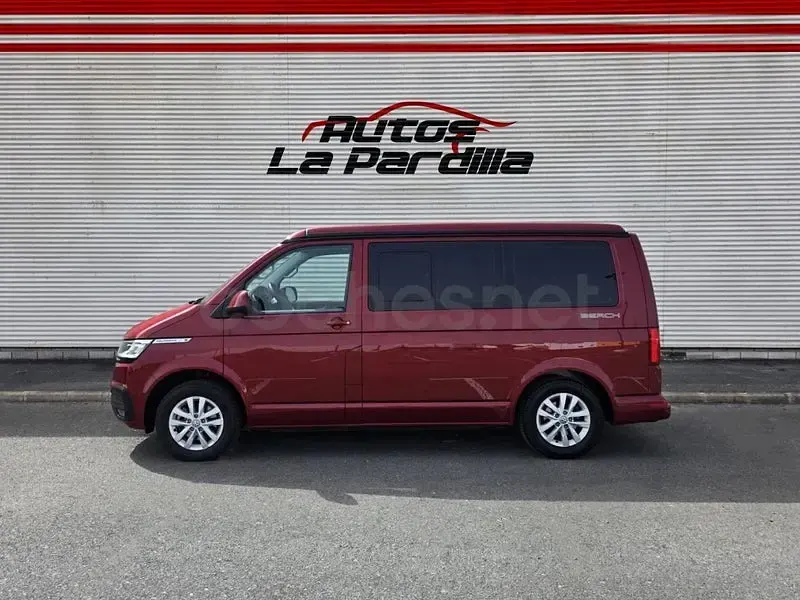 Begagnad VW California Beach 110 HK (80 kW) 2022 Röd Van