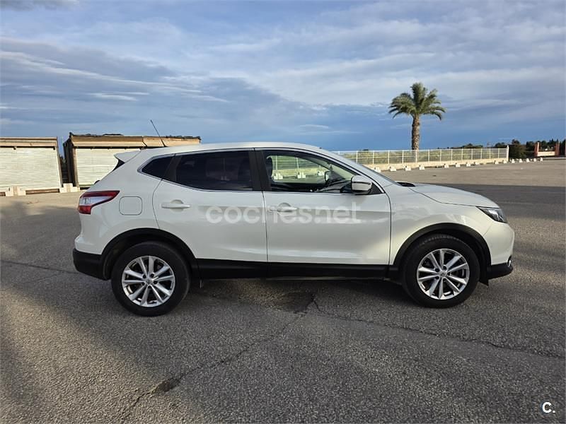 Usado Nissan Qashqai Premium Edition 110 CV (80 kW) 2015 Blanco SUV