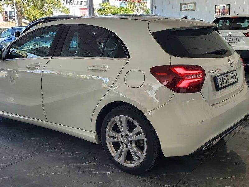 Usado Mercedes A200 AMG line 136 CV (100 kW) 2016 Blanco Berlina