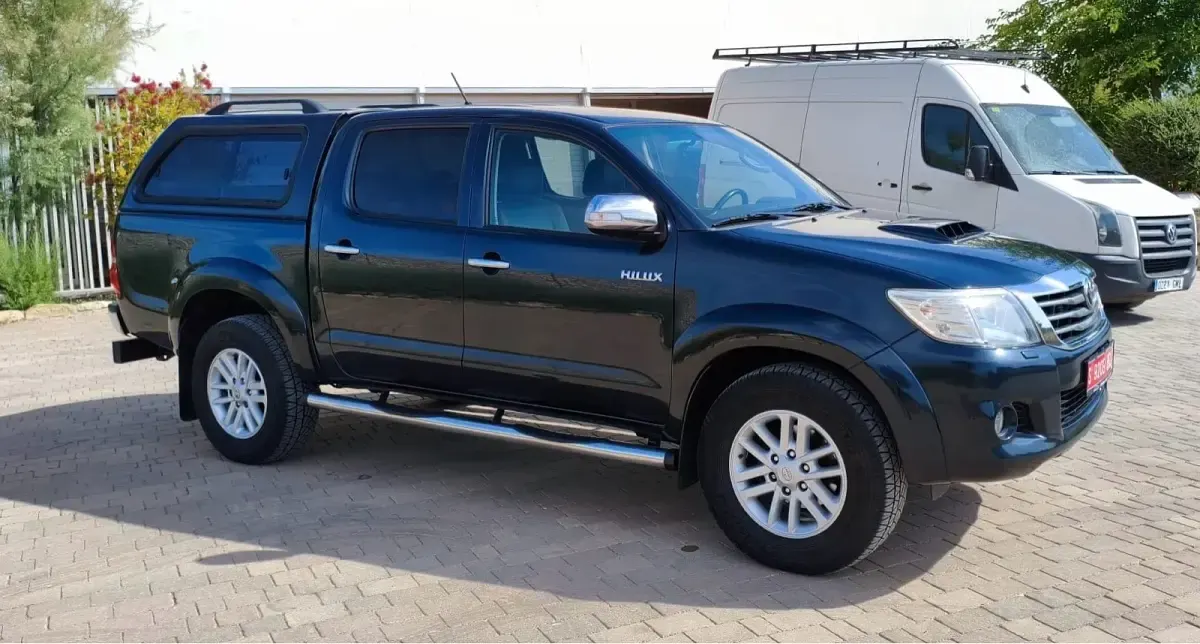 Usado Toyota HiLux 144 CV (105 kW) 2015 Negro Pickup/Camioneta