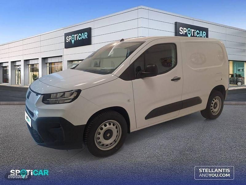 Nuevo Fiat Doblò 100 CV (73 kW) 2025 Verde Monovolumen