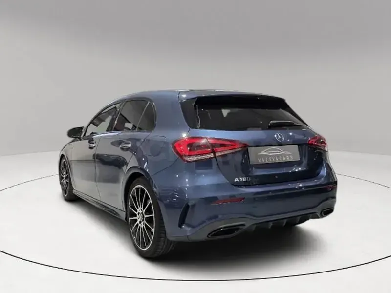 Usado Mercedes A180 136 CV (100 kW) 2021 Azul Berlina
