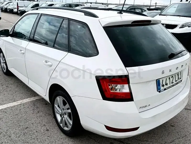 Usado Skoda Fabia Ambition 95 CV (69 kW) 2022 Blanco Utilitario