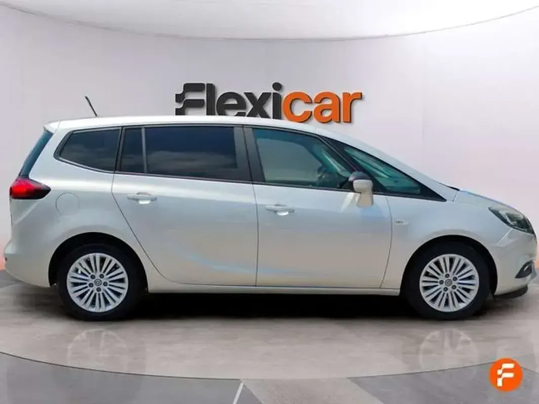 Usado Opel Zafira Excellence 135 CV (99 kW) 2018 Gris Monovolumen