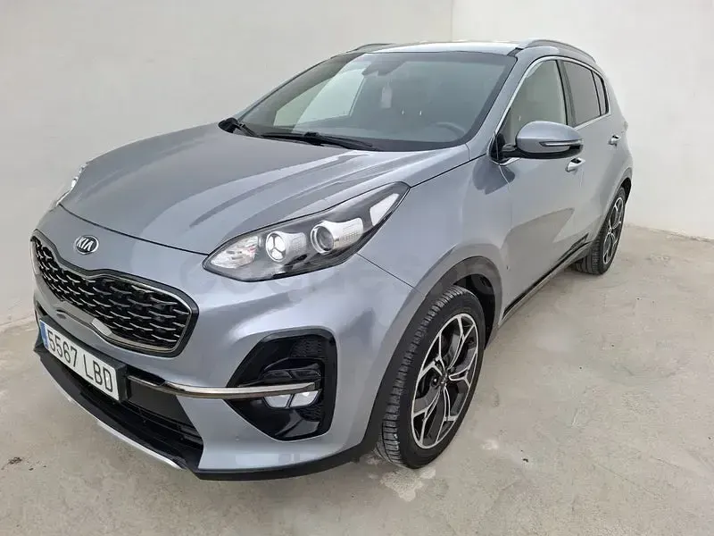 Usado Kia Sportage GT-Line 136 CV (100 kW) 2019 Gris / plata SUV