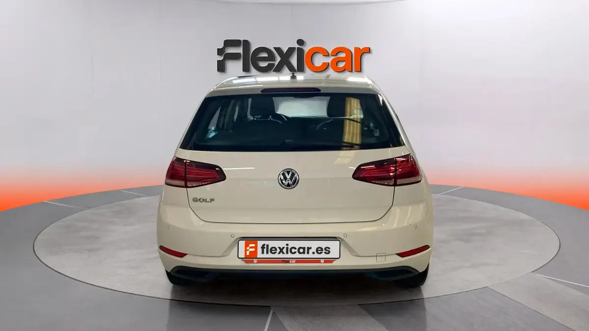 Usado VW Golf VII 115 CV (84 kW) 2019 Beige Berlina