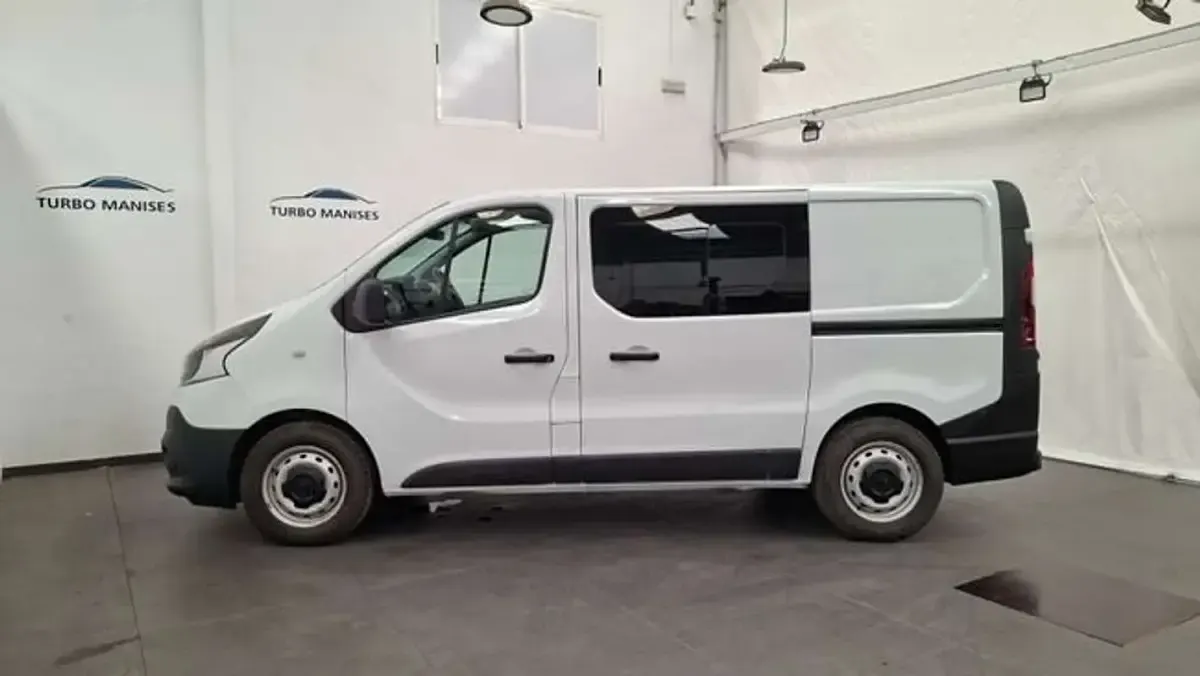 Usado Renault Trafic LIMITED 120 CV (88 kW) 2019 Blanco Monovolumen