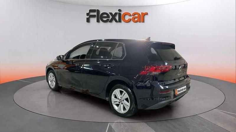 Usado VW Golf VIII 116 HP (85 kW) 2021 Preto Sedan