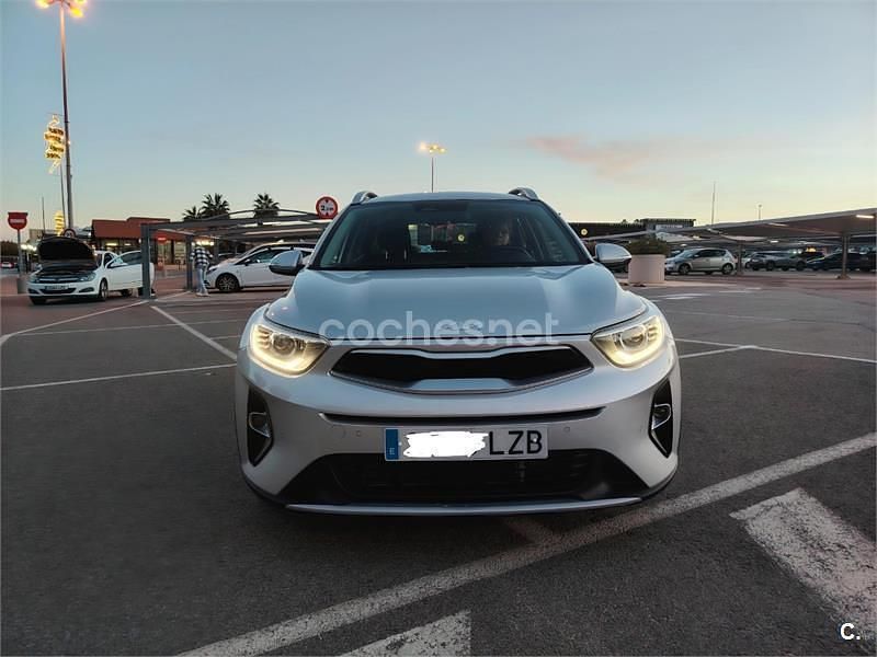 Gris / plata Usado 2022 Kia Stonic SUV | 14.500 € (Buen precio) - Imagen 1/4
