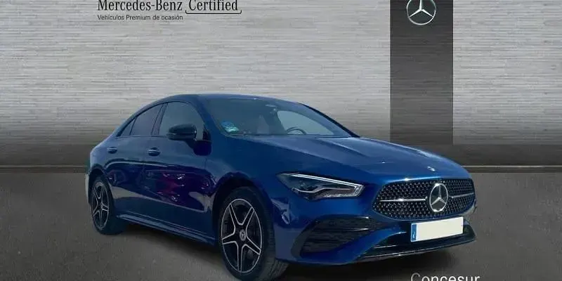 Usado Mercedes CLA250e 218 CV (160 kW) 2025 Plata Berlina