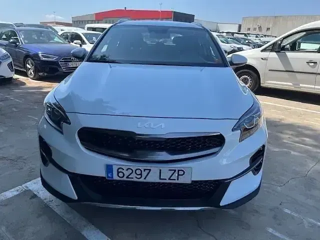 Usado Kia XCeed 120 CV (88 kW) 2022 Blanco SUV