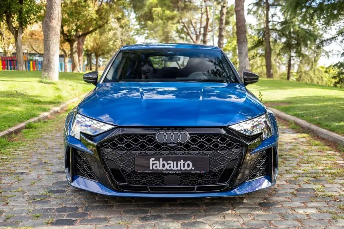 Usado Audi RS3 Sportback Ambiente 400 CV (294 kW) 2025 Azul Utilitario