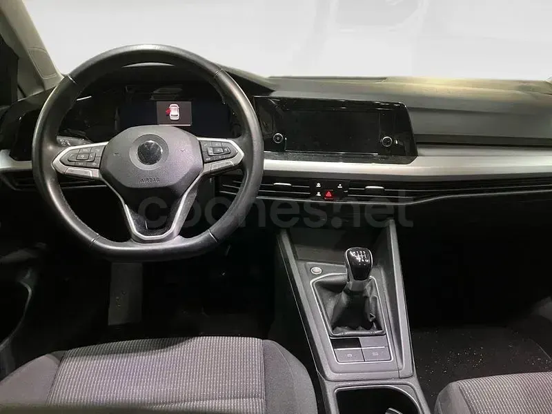 Usado VW Golf VIII 115 CV (84 kW) 2023 Gris / plata Berlina