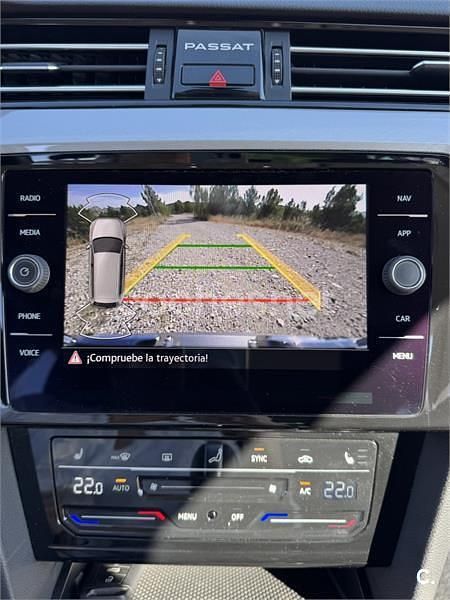 Usado VW Passat Executive 150 CV (110 kW) 2022 Gris / plata Familiar