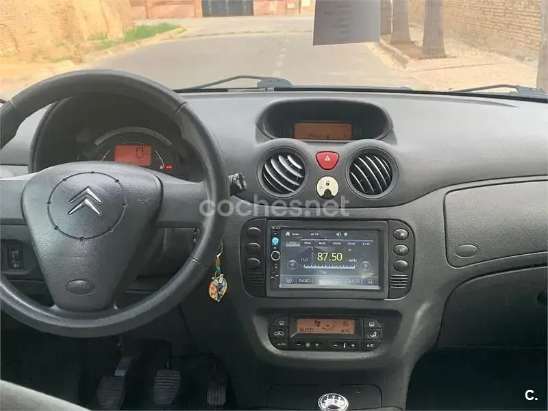 Usado Citroën C3 70 CV (51 kW) 2004 Azul Berlina