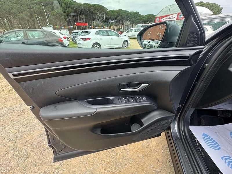 Usado Hyundai Tucson 136 CV (100 kW) 2021 Gris SUV