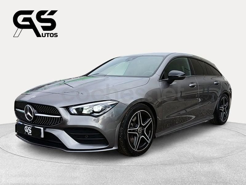 Usado Mercedes CLA200 Shooting Brake 150 CV (110 kW) 2023 Gris / plata Familiar