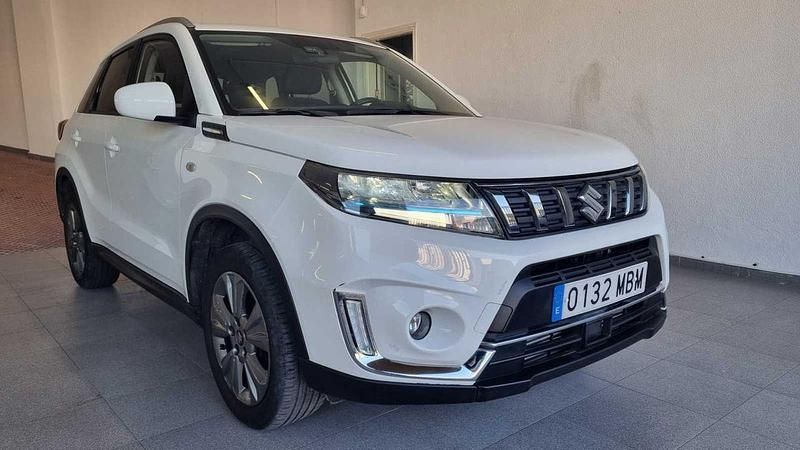 Blanco Usado 2022 Suzuki Vitara SUV | 18.125 € (Precio justo) - Imagen 1/4