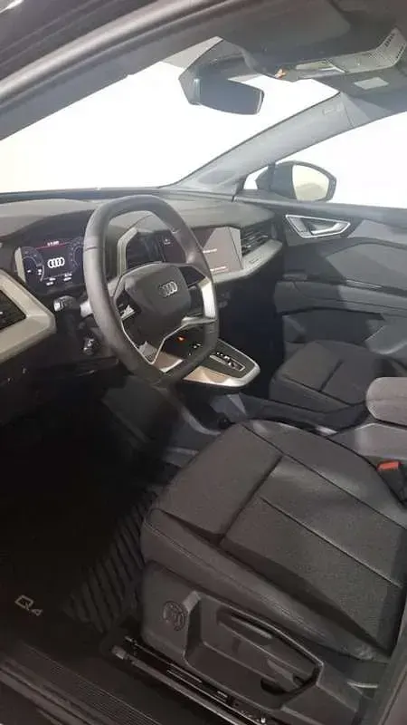 Usado Audi Q4 Sportback e-tron Sport 150 kW (204 CV) 2025 Negro SUV