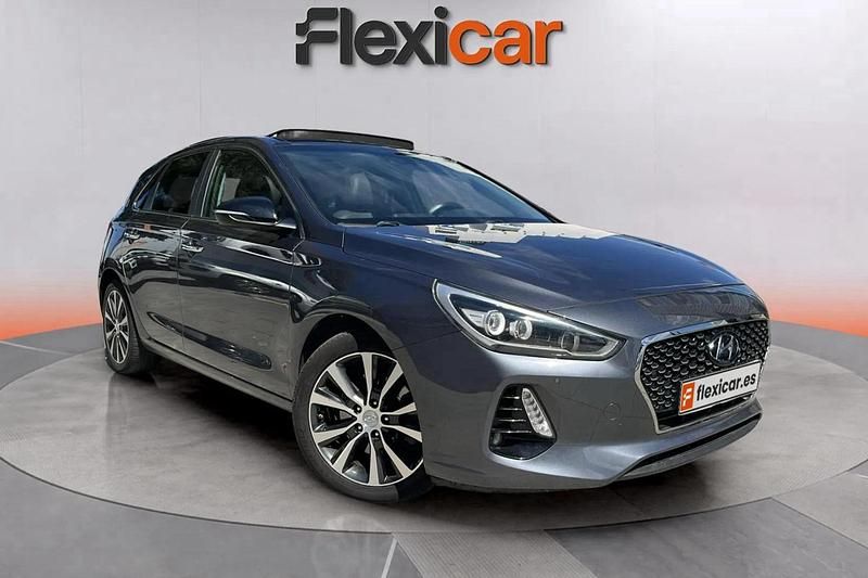 Gris Usado 2018 Hyundai i30 GO! Berlina | 15.290 € (Precio justo) - Imagen 1/4