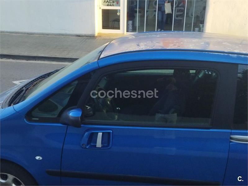 Usado Peugeot 1007 75 CV (55 kW) 2005 Azul Monovolumen
