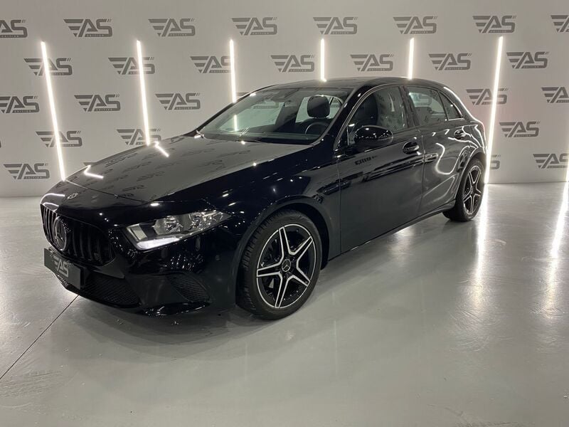 Negro Usado 2021 Mercedes A180 Berlina | 22.500 € (Precio justo) - Imagen 1/4