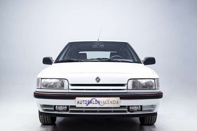 Usado Renault 21 140 CV (102 kW) 1992 Blanco Berlina