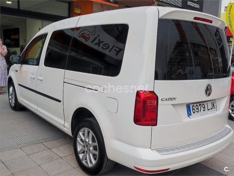 Usado VW Caddy Maxi 102 CV (75 kW) 2020 Blanco Monovolumen