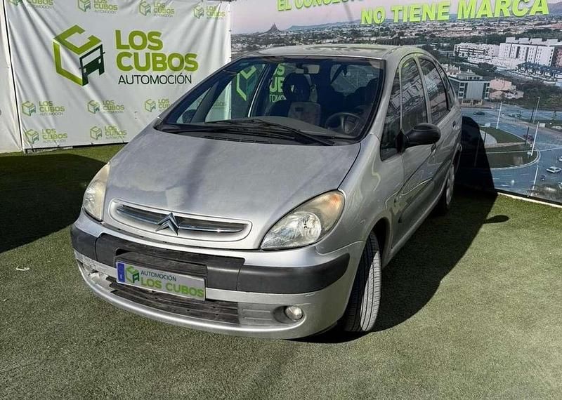 Usado Citroën Xsara 90 CV (66 kW) 2000 Gris Utilitario
