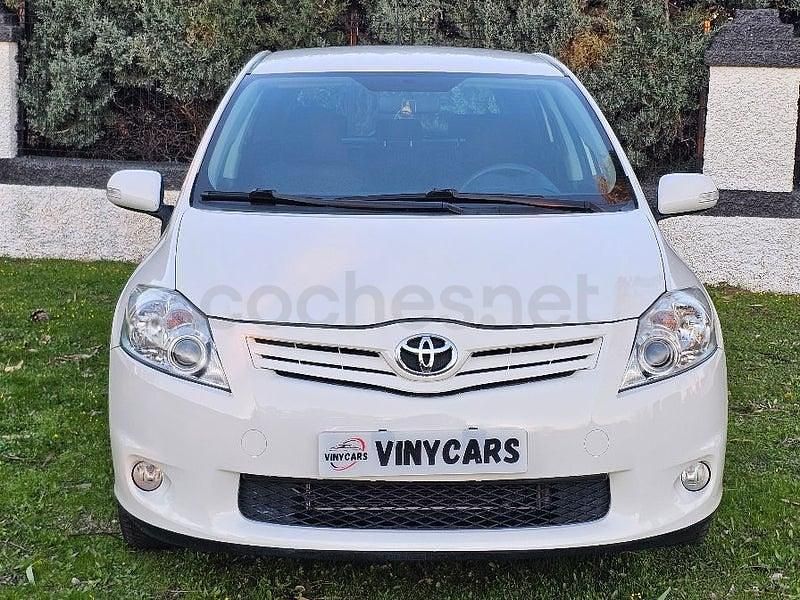 Usado Toyota Auris Active 101 CV (74 kW) 2011 Blanco Utilitario