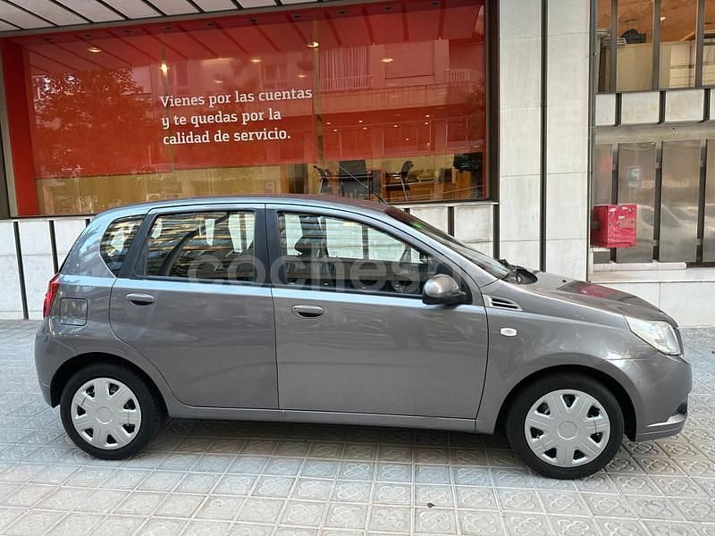 Usado Chevrolet Aveo LS 84 CV (61 kW) 2009 Gris / plata Berlina