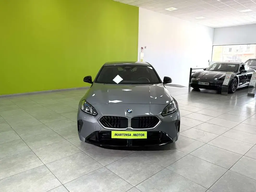 Usado BMW 120 M Sport 163 CV (119 kW) 2025 Gris Utilitario