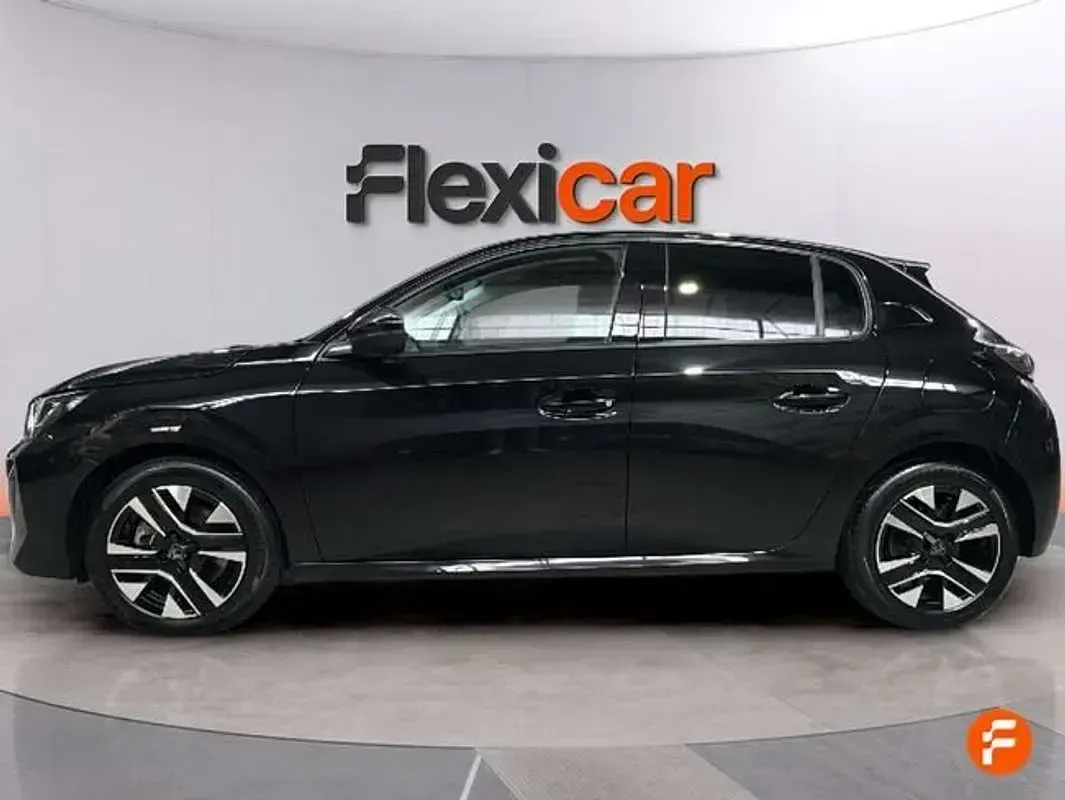 Usado Peugeot 208 Allure 101 CV (74 kW) 2025 Negro Utilitario