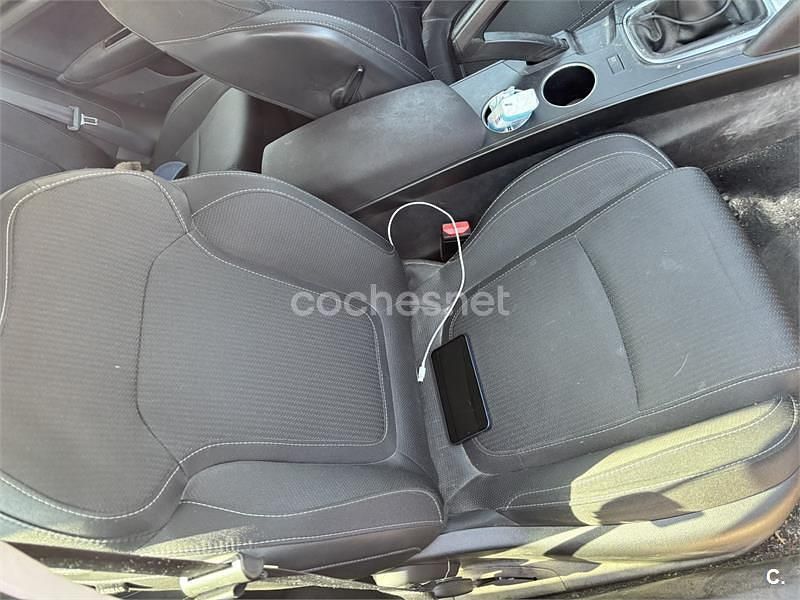 Usado Renault Mégane IV Intens 115 CV (84 kW) 2021 Rojo Berlina