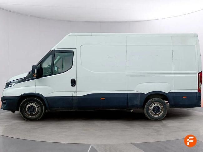 Usado Iveco Daily 156 CV (114 kW) 2023 Blanco Berlina