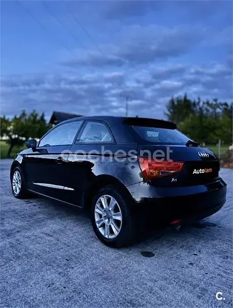 Usado Audi A1 Attraction 90 CV (66 kW) 2012 Negro Utilitario