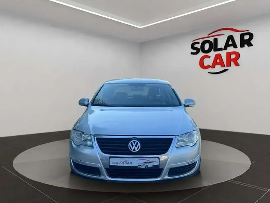 Usado VW Passat Advance 140 CV (102 kW) 2007 Gris Berlina