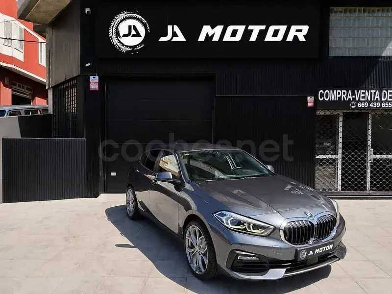 Usado BMW 118 136 CV (100 kW) 2020 Gris / plata Berlina