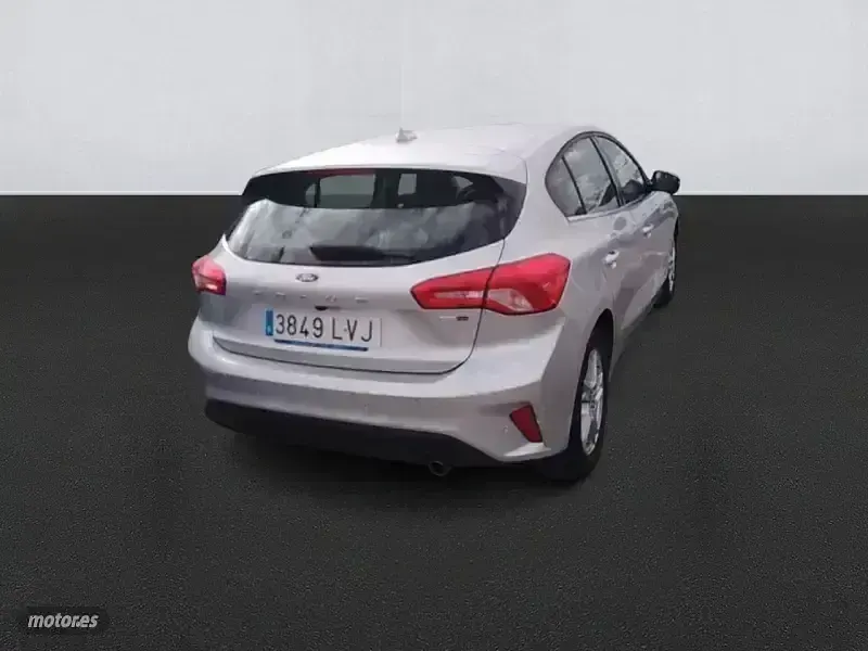 Usado Ford Focus Trend+ 125 CV (91 kW) 2021 Gris