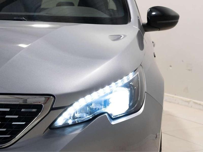 Usado Peugeot 308 GT 131 CV (96 kW) 2021 Gris Utilitario