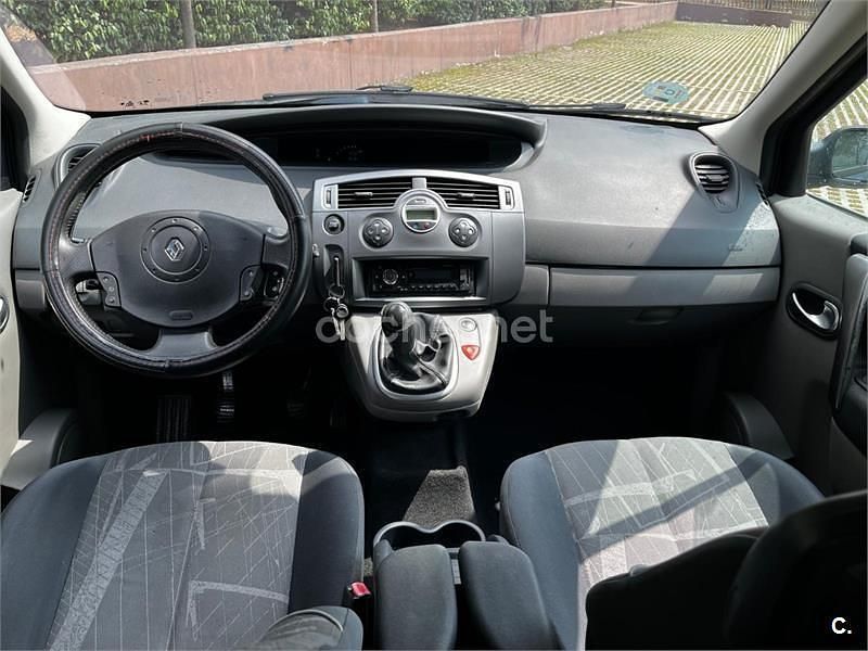 Gris / plata Usado 2006 Renault Scénic II Dynamique Monovolumen | 2500 € (Precio justo) - Imagen 1/4